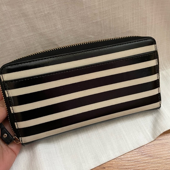 Kate Prade wallet - Picture 6 of 13